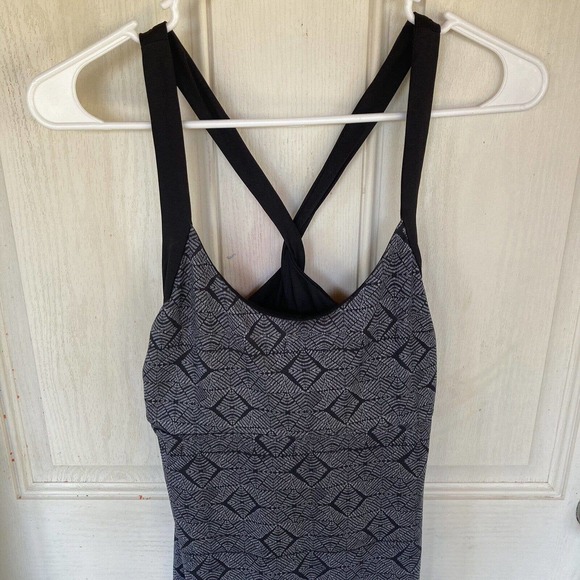 Patagonia Dress Sz S Gray Black Geo Print Athletic Sporty Sleeveless Cross Back - Picture 3 of 7